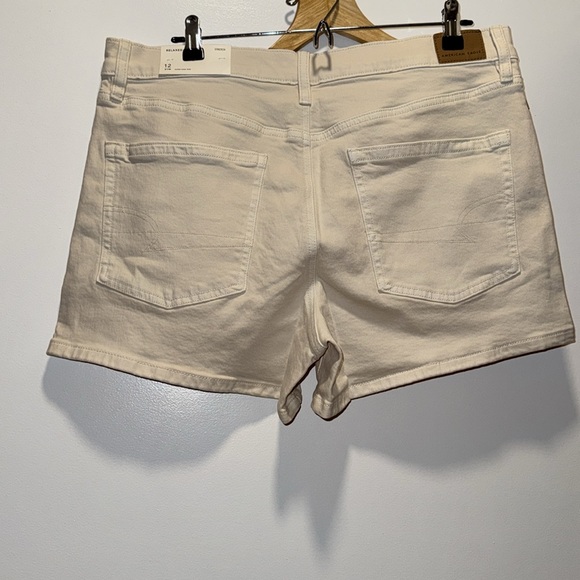 Super High-Rise Relaxed Shorts - Picture 3 of 8